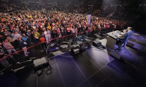 Mais de 550 pessoas se rendem a Jesus em evento evangelístico na Estônia: “Deus não desistiu da nação