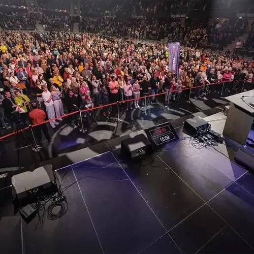Mais de 550 pessoas se rendem a Jesus em evento evangelístico na Estônia: “Deus não desistiu da nação