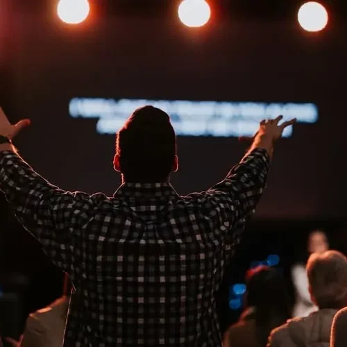 Mais de 1.500 igrejas se unem em 72 horas de oração durante o Halloween no Reino Unido